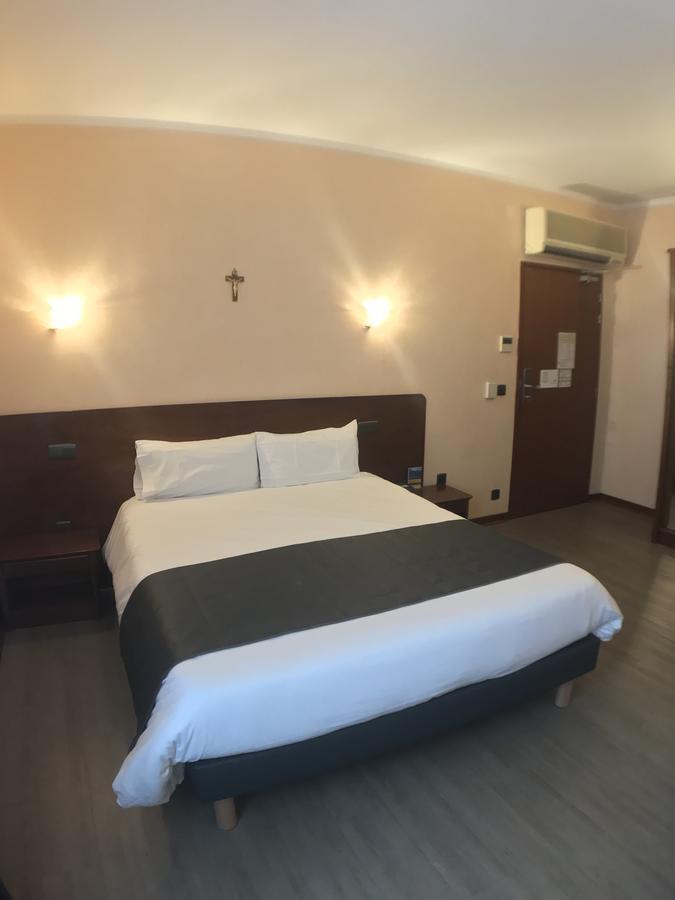 Hotel Vesuvio Lourdes Esterno foto